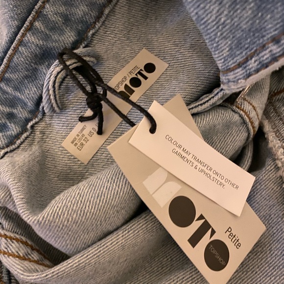 NWT Topshop Cropped Denim Jacket! - Picture 5 of 6